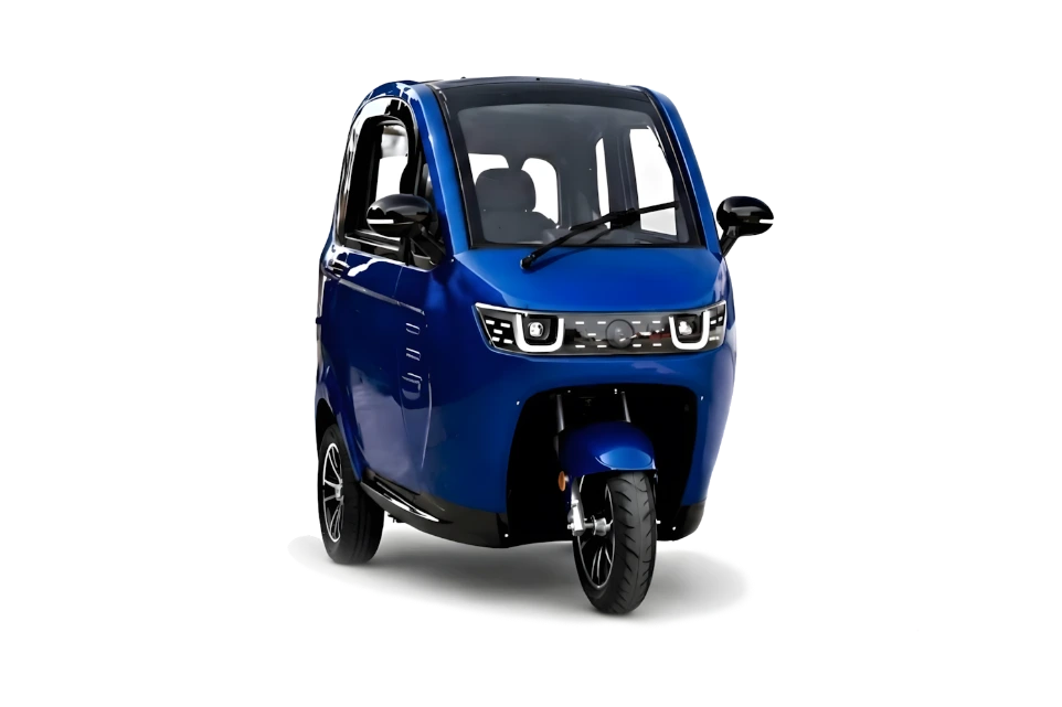 Front af LuxCap ev pro pickup kabinescooter med led lygter